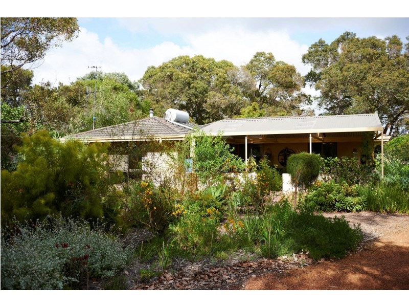 10 Middle Street, Gledhow WA 6330