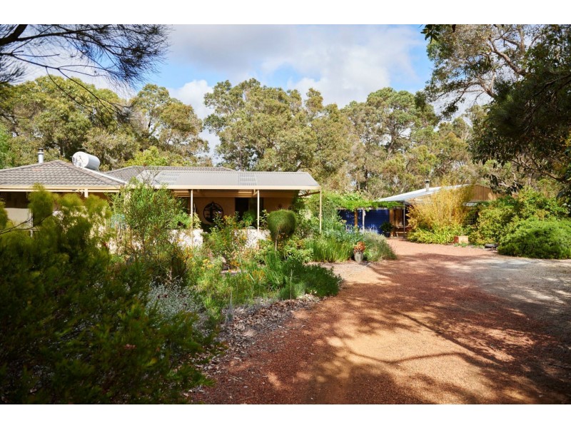 10 Middle Street, Gledhow WA 6330