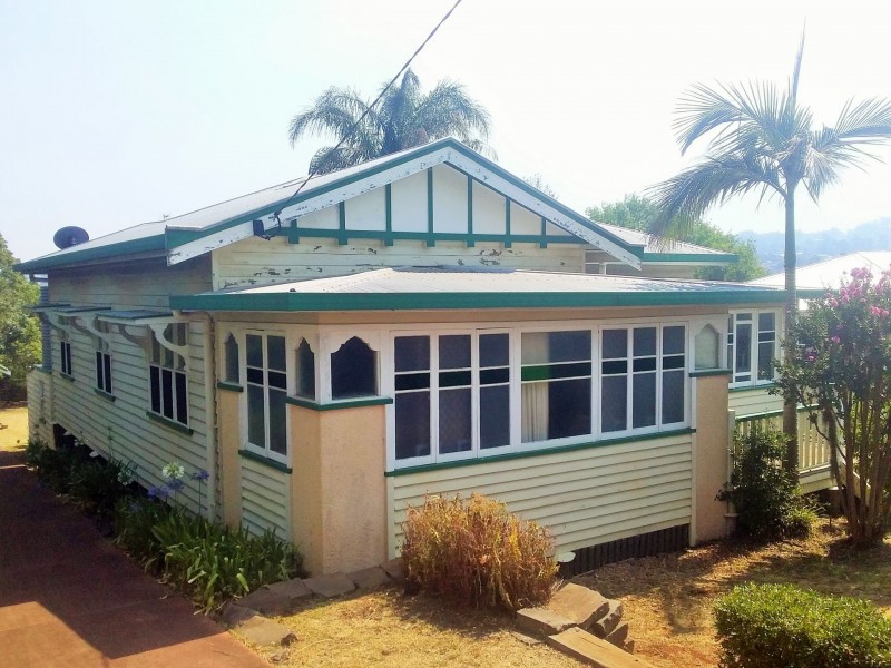 9 Christmas Street, North Toowoomba QLD 4350