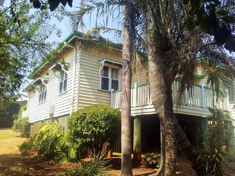 9 Christmas Street, North Toowoomba QLD 4350