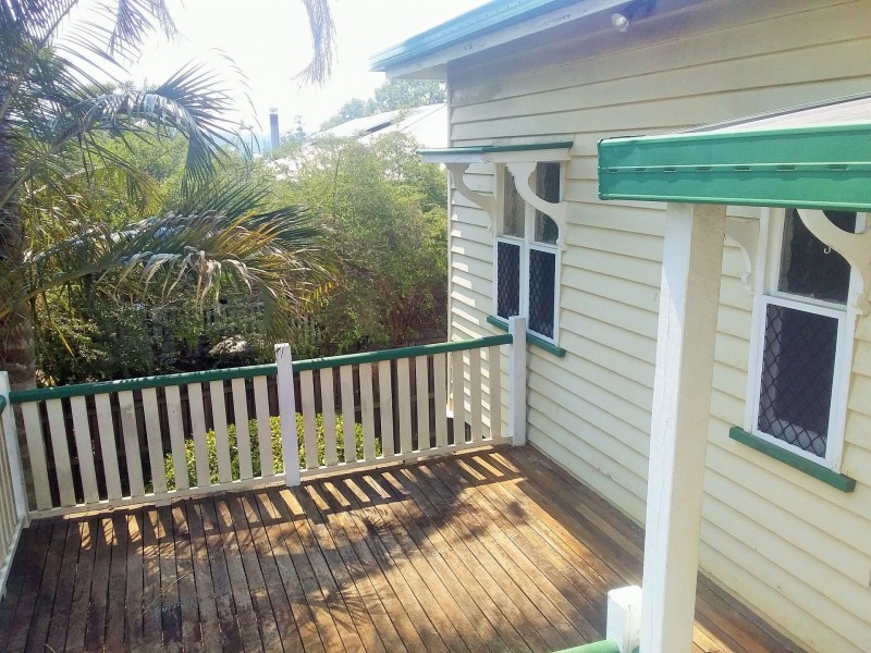 9 Christmas Street, North Toowoomba QLD 4350