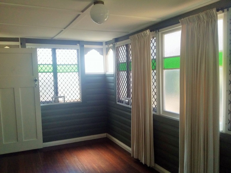 9 Christmas Street, North Toowoomba QLD 4350