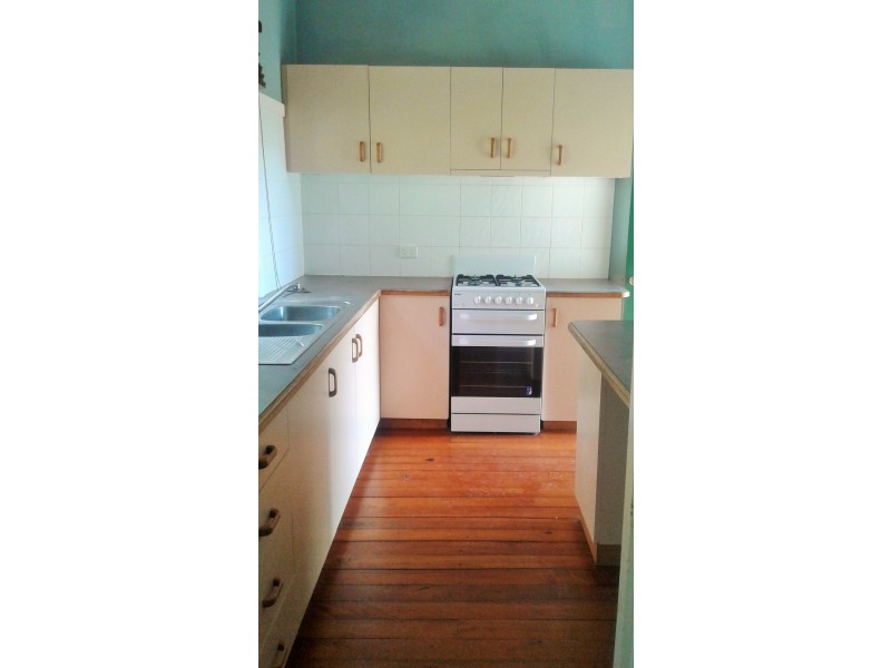 9 Christmas Street, North Toowoomba QLD 4350