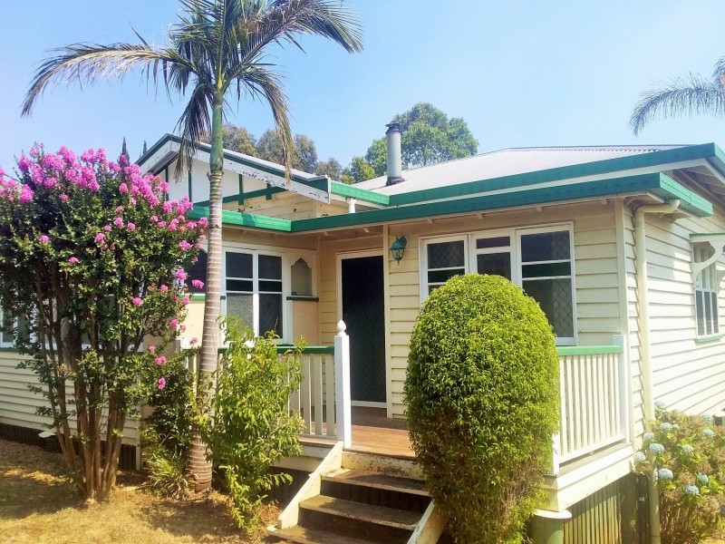 9 Christmas Street, North Toowoomba QLD 4350