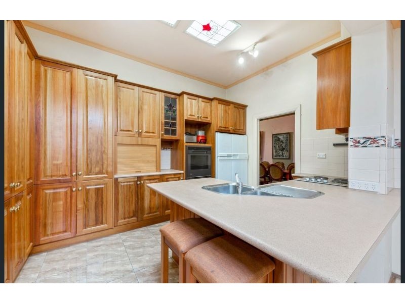 12 Fifth Avenue, St Morris SA 5068