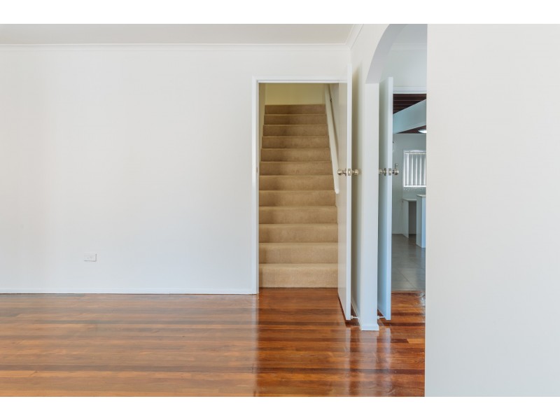 33 Lobelia Avenue, Daisy Hill QLD 4127