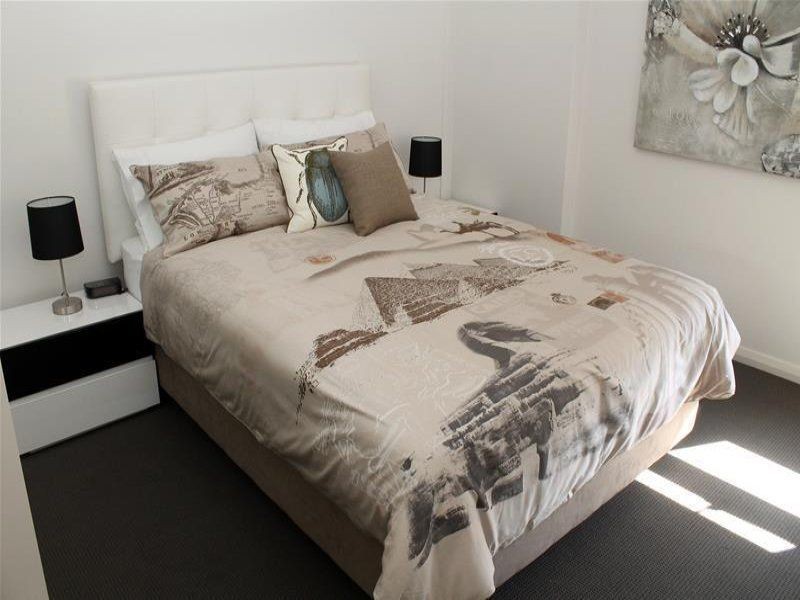 8/19 Stockton Bend, Cockburn Central WA 6164
