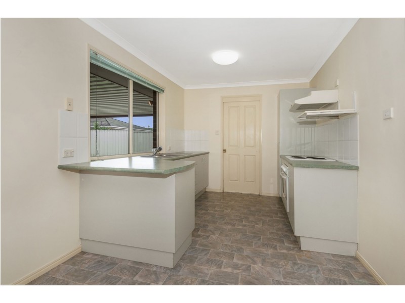 25 Billabong Drive, Crestmead QLD 4132