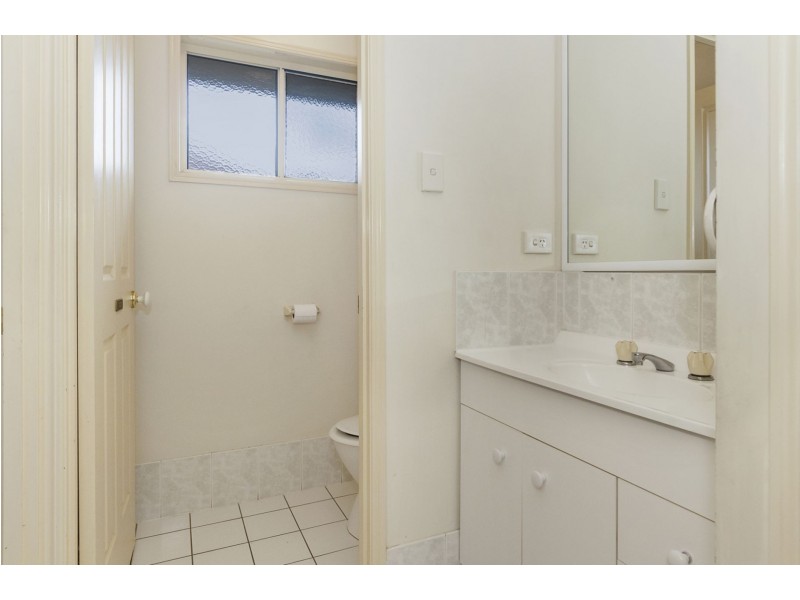 25 Billabong Drive, Crestmead QLD 4132