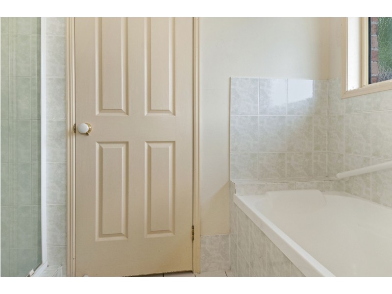 25 Billabong Drive, Crestmead QLD 4132