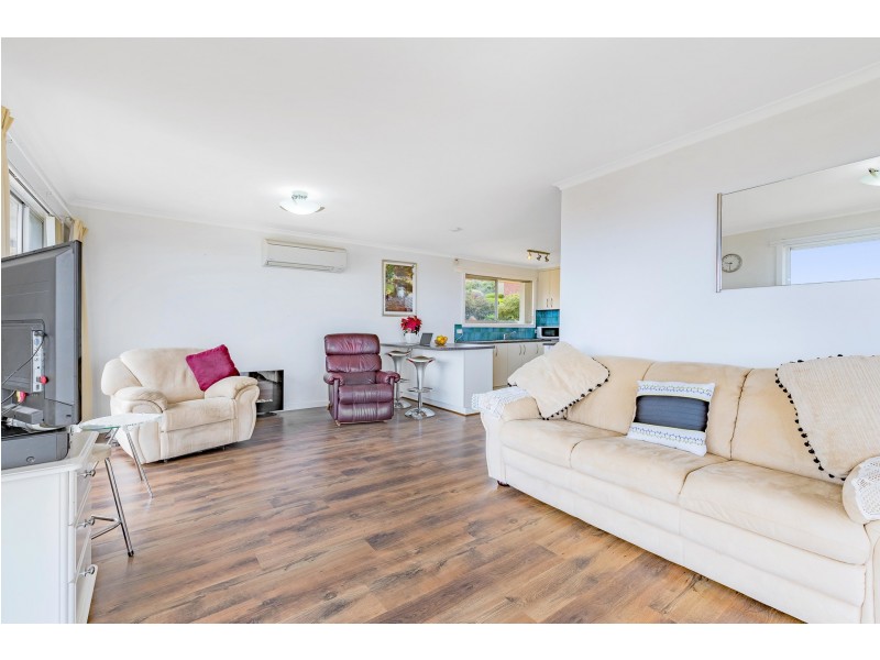2/12 Stratford Place, Blackmans Bay TAS 7052