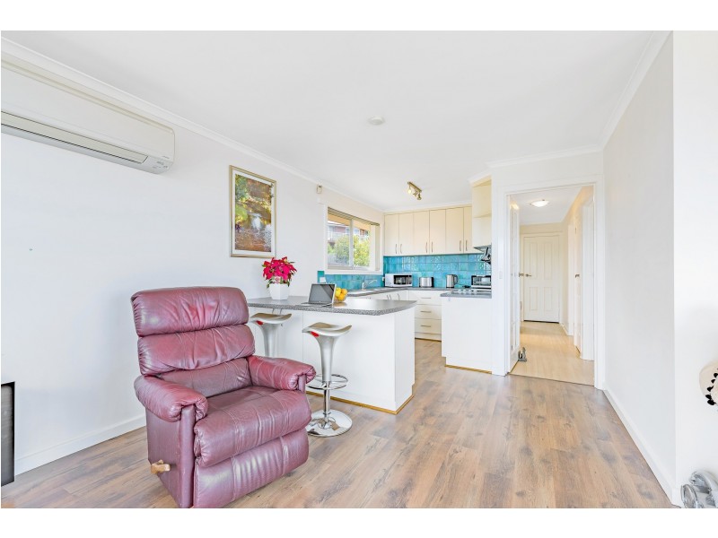 2/12 Stratford Place, Blackmans Bay TAS 7052