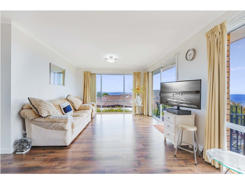 2/12 Stratford Place, Blackmans Bay TAS 7052