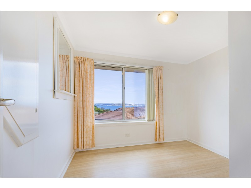 2/12 Stratford Place, Blackmans Bay TAS 7052
