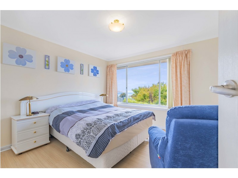 2/12 Stratford Place, Blackmans Bay TAS 7052