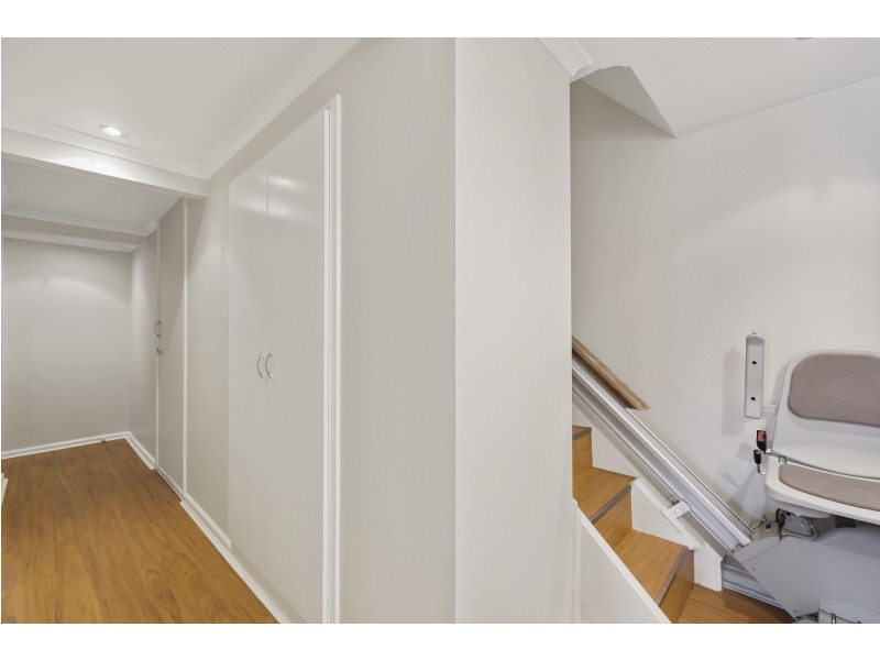 2/12 Stratford Place, Blackmans Bay TAS 7052