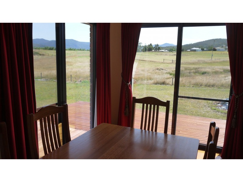 18 Orchard Avenue, Huonville TAS 7109