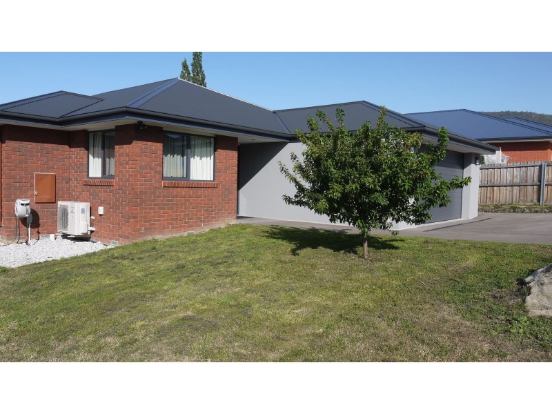 18 Orchard Avenue, Huonville TAS 7109