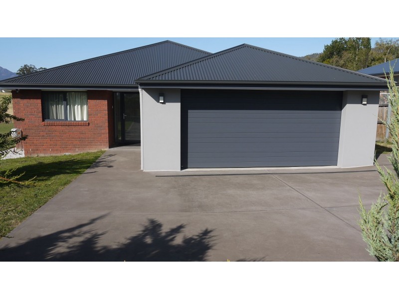 18 Orchard Avenue, Huonville TAS 7109