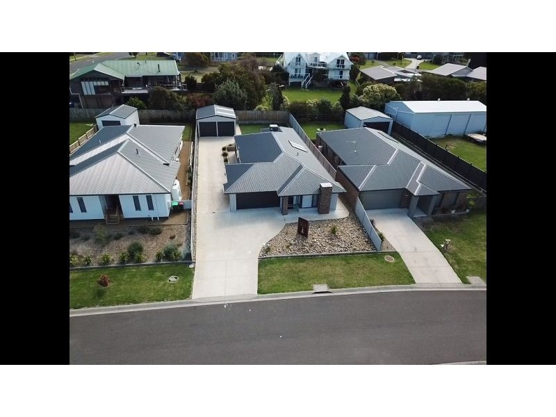 3 Dolphin Crt, Apollo Bay VIC 3233