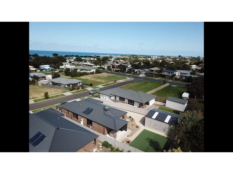 3 Dolphin Crt, Apollo Bay VIC 3233
