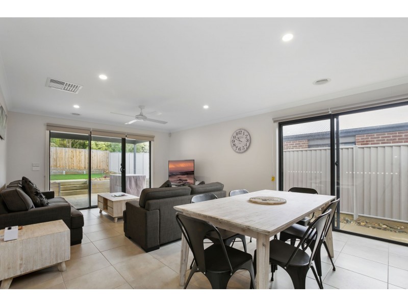 3 Dolphin Crt, Apollo Bay VIC 3233