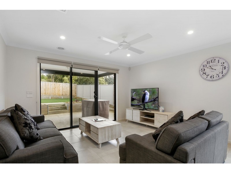 3 Dolphin Crt, Apollo Bay VIC 3233