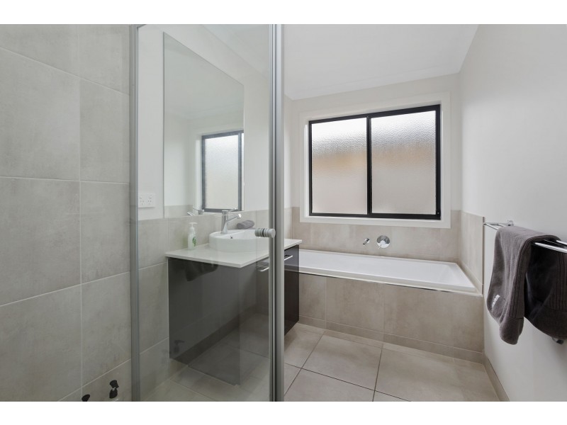 3 Dolphin Crt, Apollo Bay VIC 3233