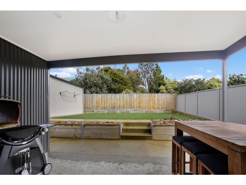 3 Dolphin Crt, Apollo Bay VIC 3233