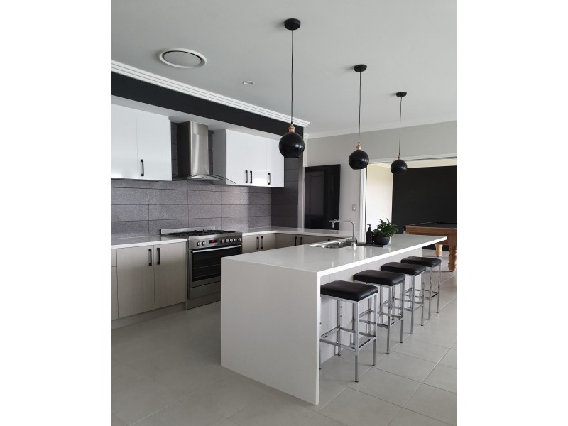 13 Hazelgrove Crescent, Millbridge WA 6232