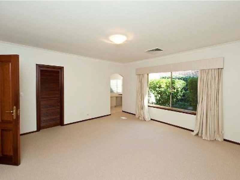 7 Collier Street, Applecross WA 6153