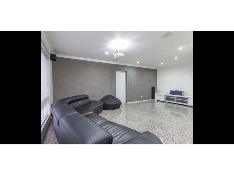 12 kearns avenue, Kearns NSW 2558