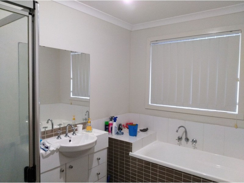 8 Shaun Street, Redbank Plains QLD 4301