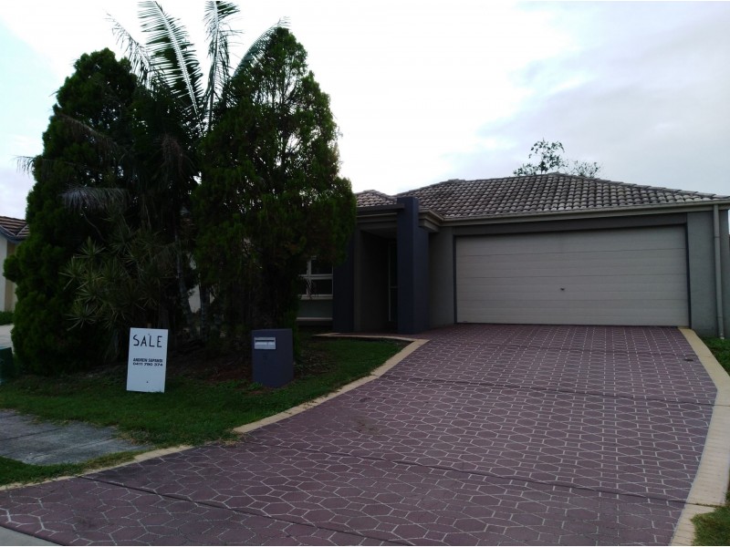 8 Shaun Street, Redbank Plains QLD 4301