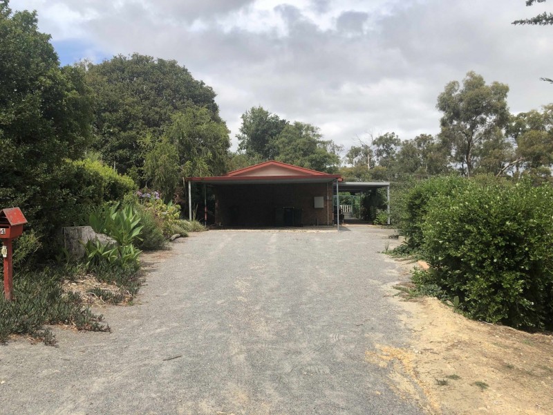 4 Fern Hill Rd, Bridgewater SA 5155