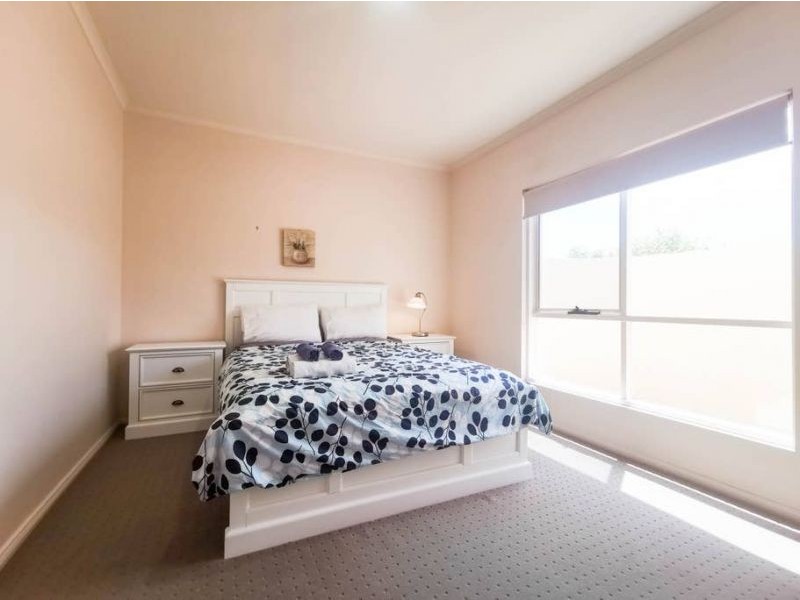 38 Maidencombe Drive, Moana SA 5169
