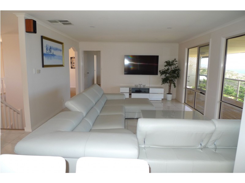 38 Maidencombe Drive, Moana SA 5169