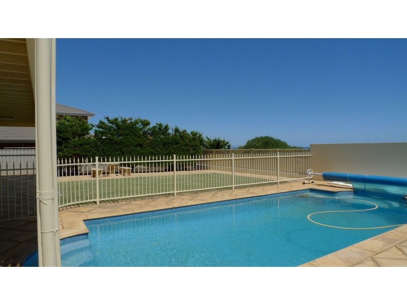 38 Maidencombe Drive, Moana SA 5169