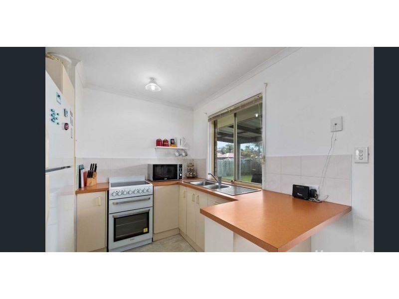 71 Banksia St, Point Vernon QLD 4655