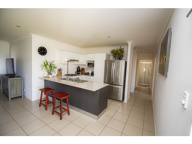 6 Somerset Drive, Andergrove QLD 4740