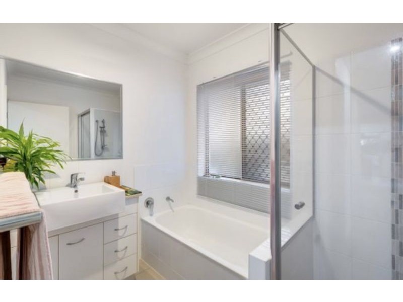 6 Somerset Drive, Andergrove QLD 4740