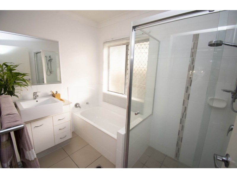 6 Somerset Drive, Andergrove QLD 4740