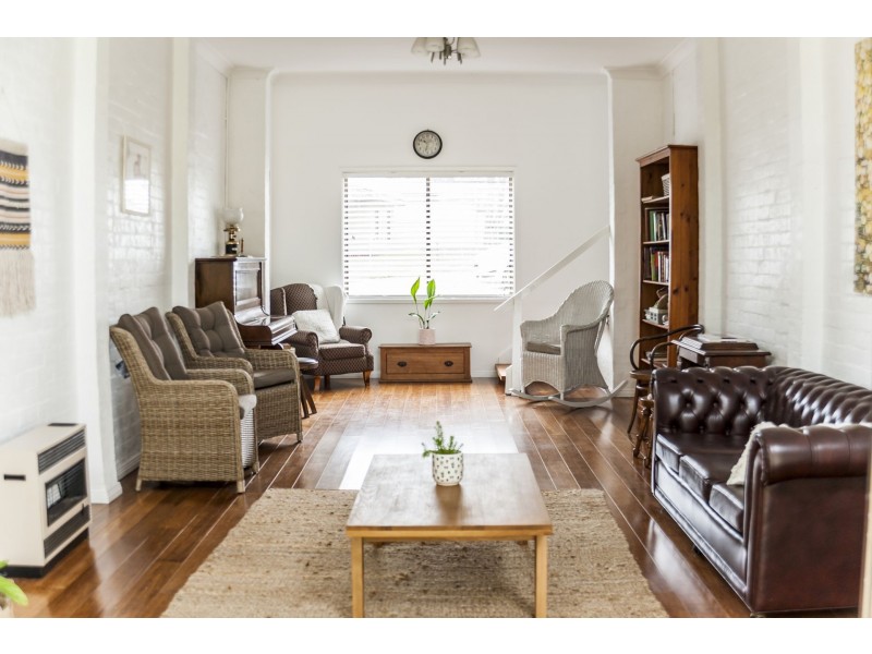 27 Una Ave, Charmhaven NSW 2263