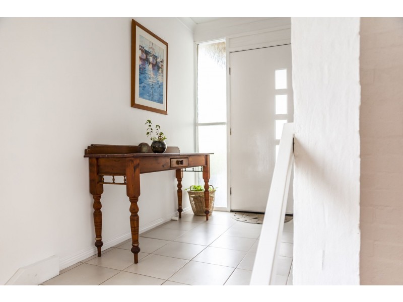 27 Una Ave, Charmhaven NSW 2263