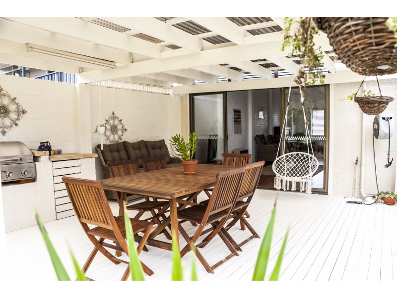 27 Una Ave, Charmhaven NSW 2263