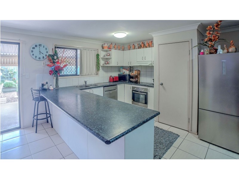 30 Pidgeon Boulevard, Crestmead QLD 4132