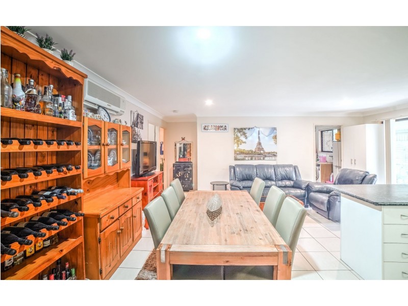 30 Pidgeon Boulevard, Crestmead QLD 4132