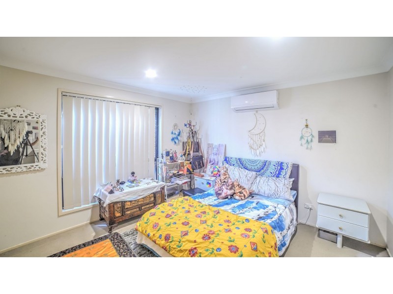30 Pidgeon Boulevard, Crestmead QLD 4132