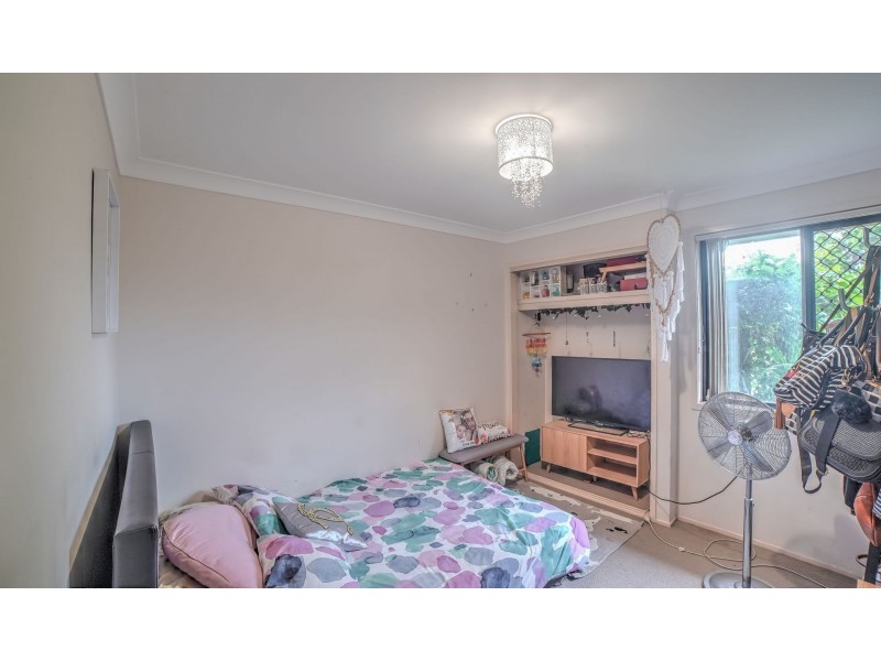 30 Pidgeon Boulevard, Crestmead QLD 4132