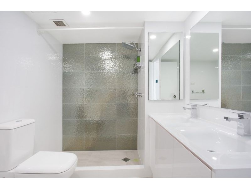 2202/18 Hanlan Street, Surfers Paradise QLD 4217